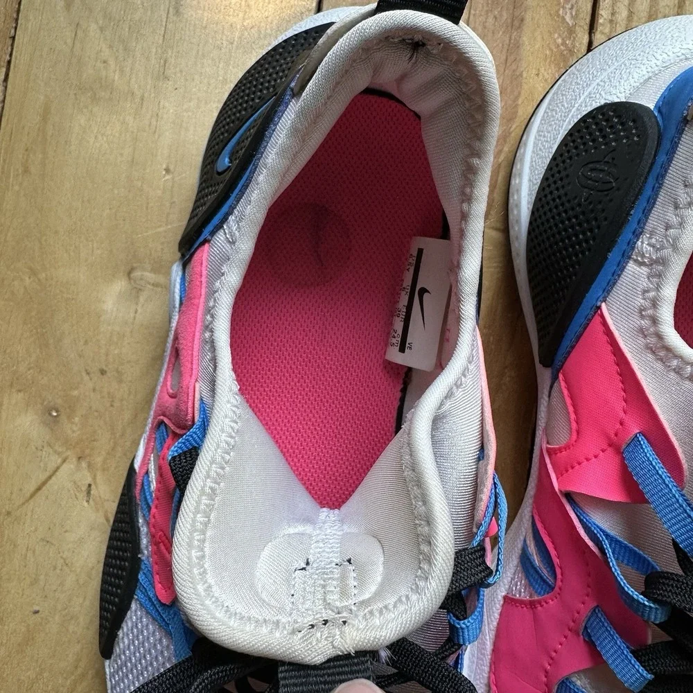 Huarache E.D.G.E. TXT GS 'White Black Hyper Pink' 6.5Y Women's 8 Sneaker Shoe